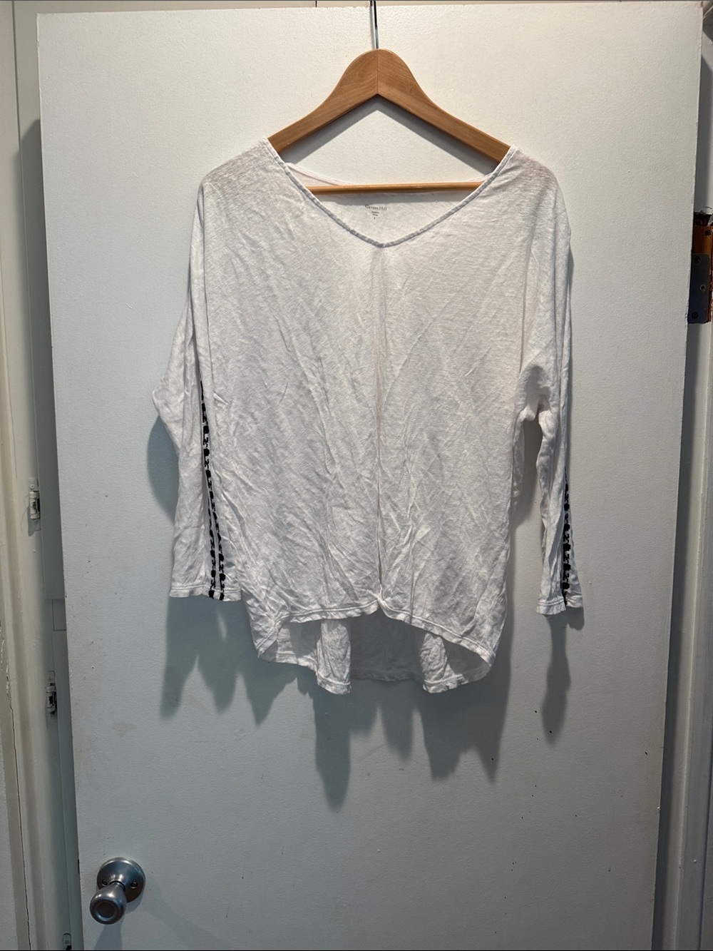 Garnet Hill White Long-Sleeve V-Neck Top with Black Embroidered Side Trim